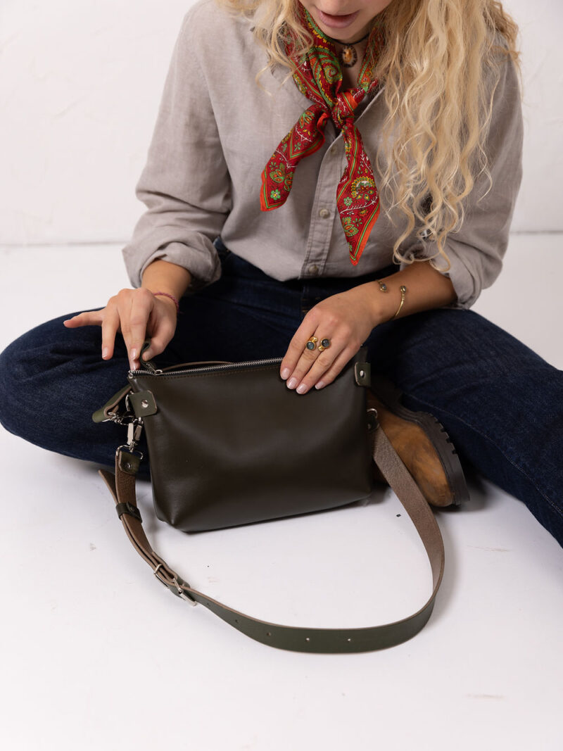 TOMMY Leather Bag with Two Handles - Dirty Green - obrazek 3