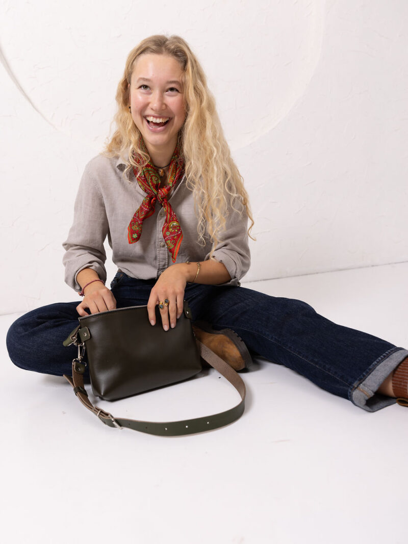 TOMMY Leather Bag with Two Handles - Dirty Green - obrazek 5