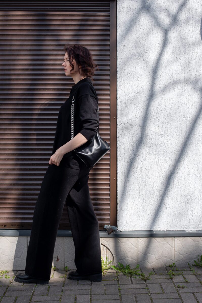 Black Leather Hobo Bag - Small - obrazek 7