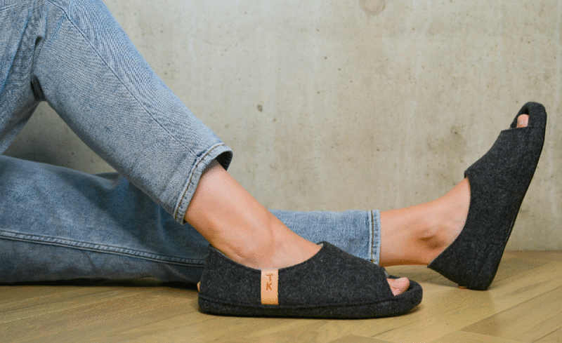 TOKU Bern Slippers - Dark Gray - obrazek 3