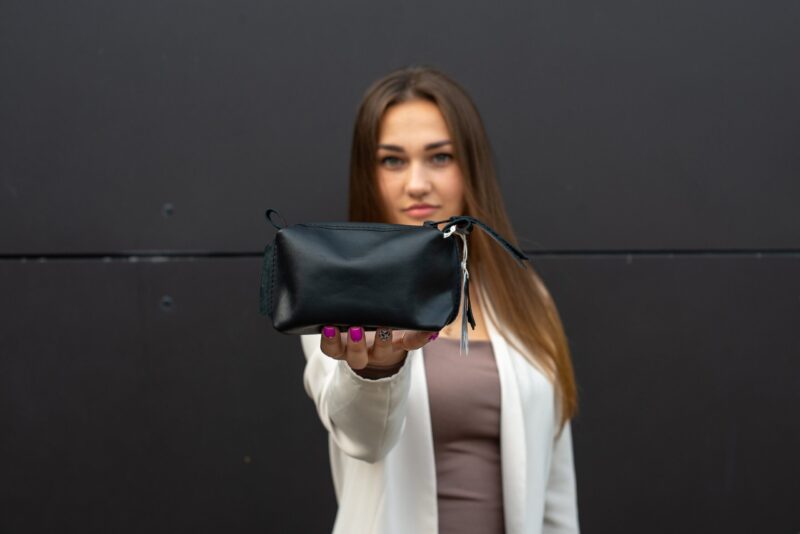 Leather Cosmetic Bag, Black - Small - obrazek 4