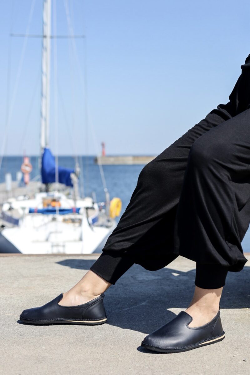 London - Classic shoes in the TOKU style - Black - obrazek 2