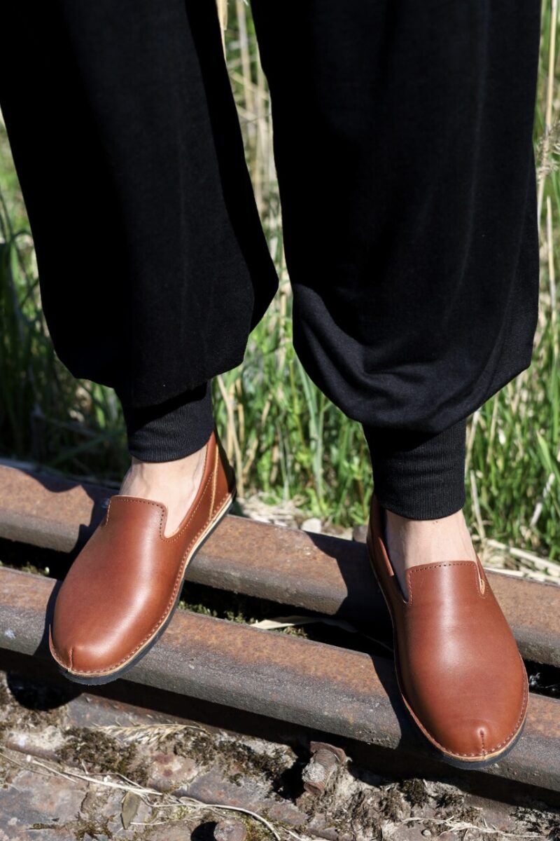 London - Classic shoes in the TOKU style - Brown - obrazek 4