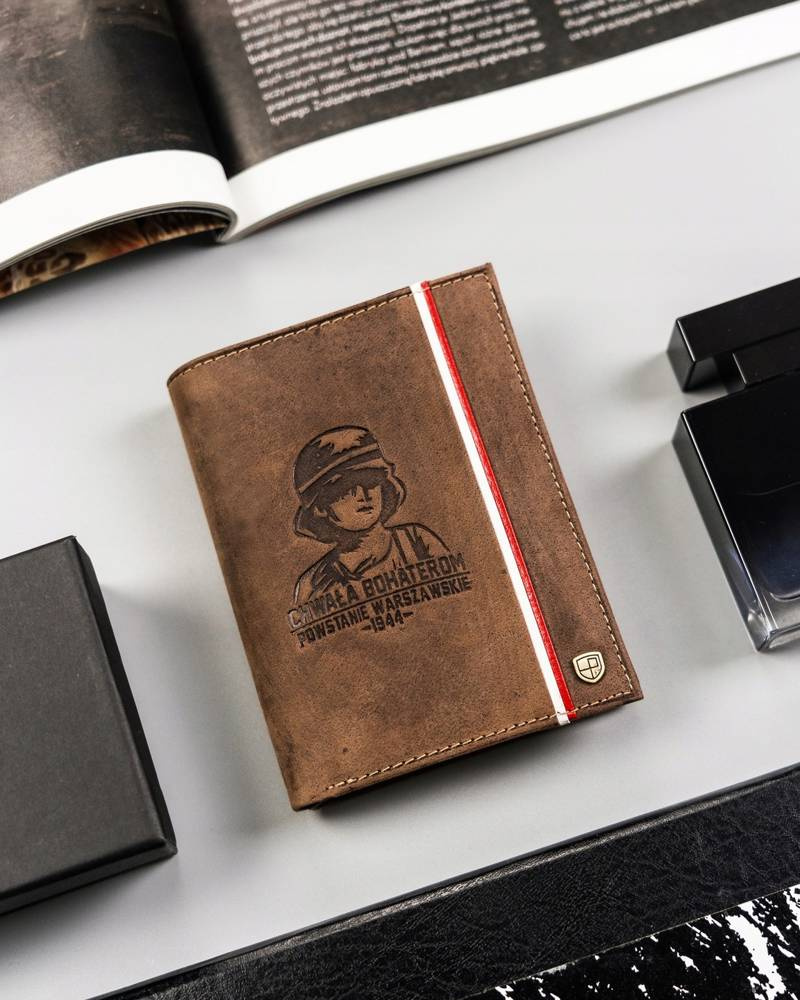 Duży, skórzany portfel męski z motywem patriotycznym - Peterson-1 Duży, skórzany portfel męski z motywem patriotycznym - Peterson-1