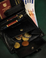 Skórzany portfel męski w orientacji pionowej zamykany na zatrzask - Peterson-5