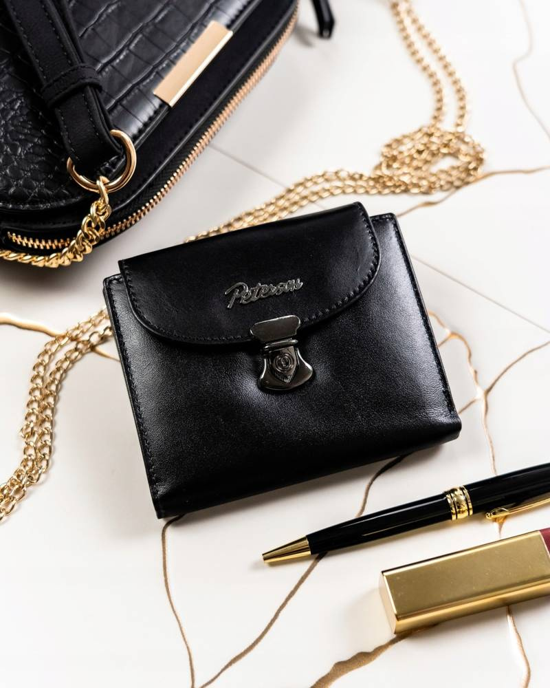 Zestaw prezentowy: skórzany portfel damski i brelok - Peterson-1 Zestaw prezentowy: skórzany portfel damski i brelok - Peterson-1