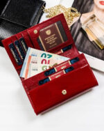 Zestaw prezentowy: skórzany portfel damski na zatrzask i woda perfumowana Velvet - Peterson-5