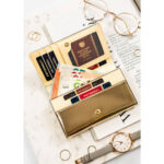 Klasyczny portfel damski ze skóry naturalnej w czarno-złotym kolorze zapakowany w markowe pudełko - Peterson-6