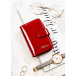 Modny portfel damski w kolorze czerwonym wykonany ze skóry naturalnej - Peterson-2