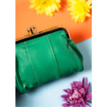 Mała portmonetka damska do torebki w retro klimacie-3