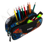 Pojemny piórnik szkolny z poliestru ze wzorem imitującym graffiti, zapinany suwakami - Peterson-5